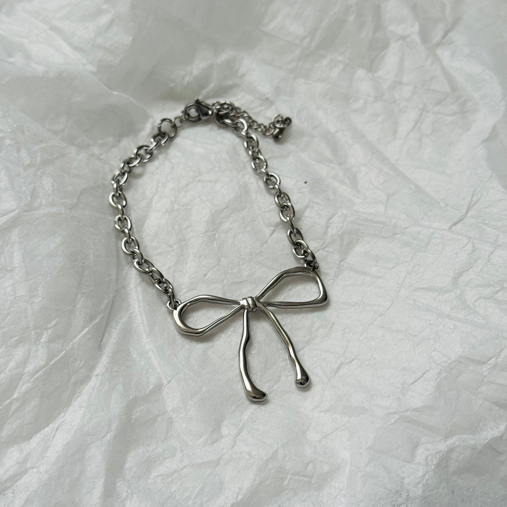 Bow chain bracelet