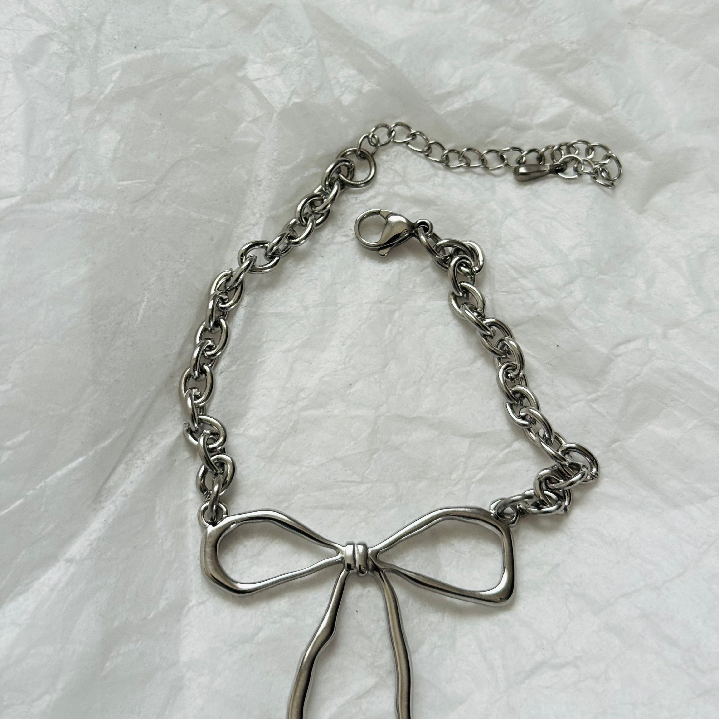 Bow chain bracelet