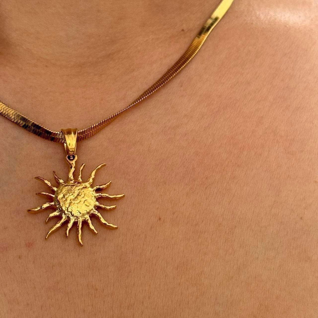 Solar pendant necklace with Snake chain