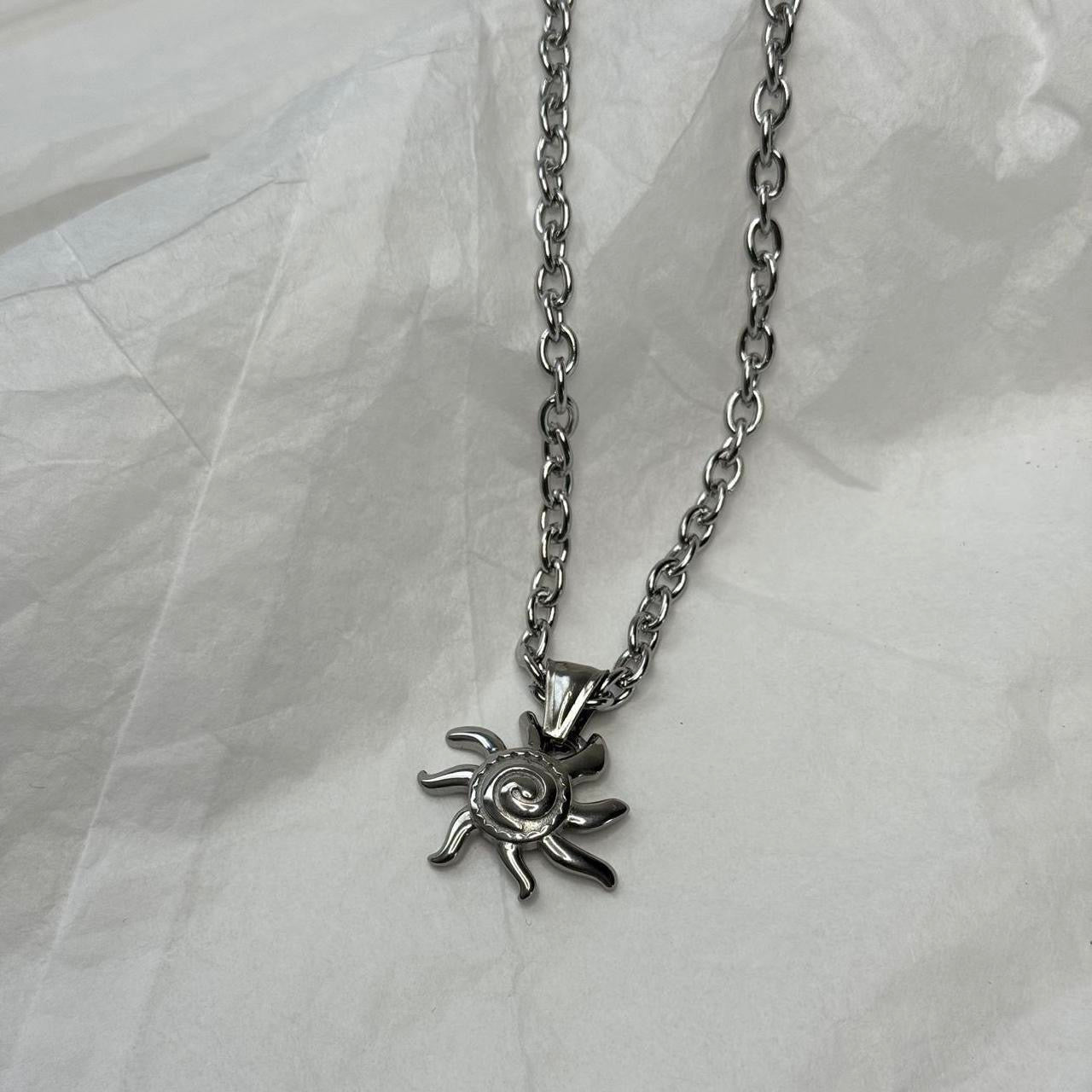 Spiral solar necklace in silver