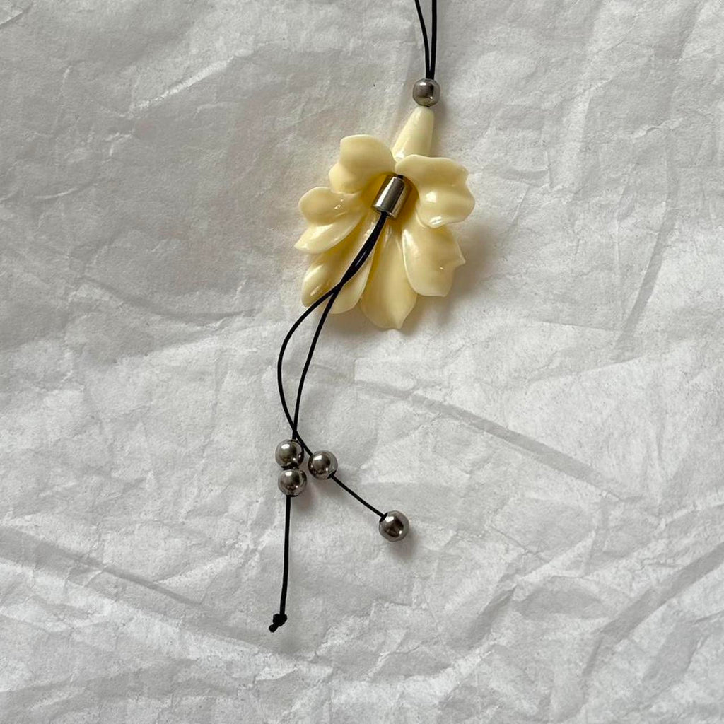 White flower bolo necklace