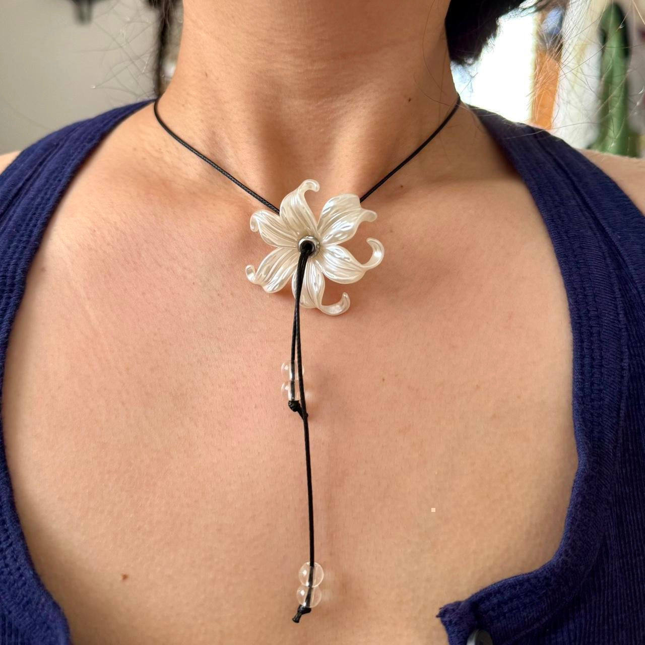 White flower bolo style necklace