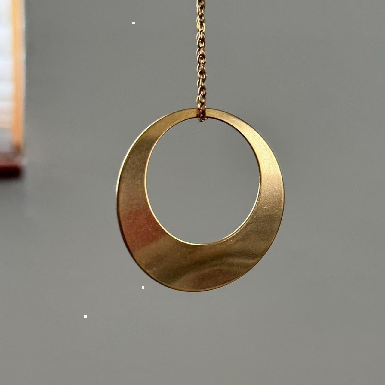 Big circle pendant necklace