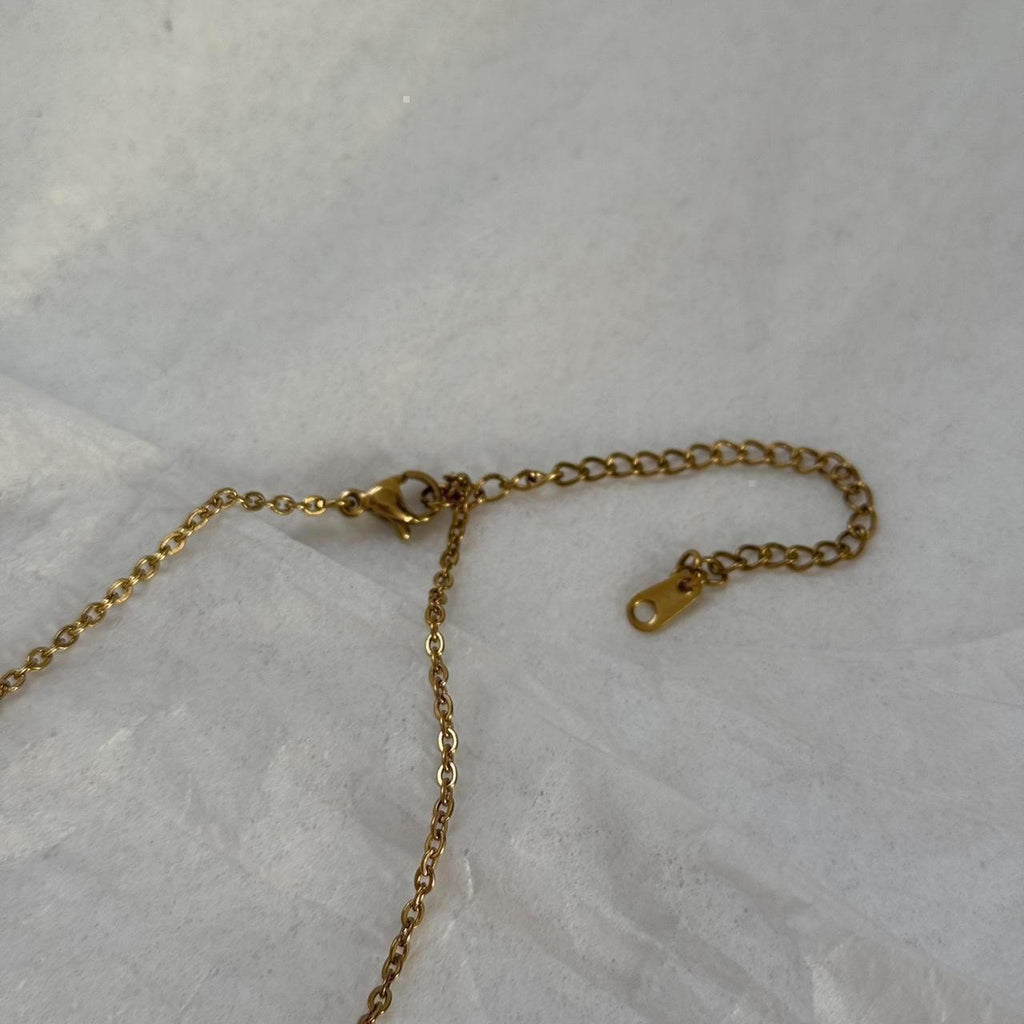 Big circle pendant necklace