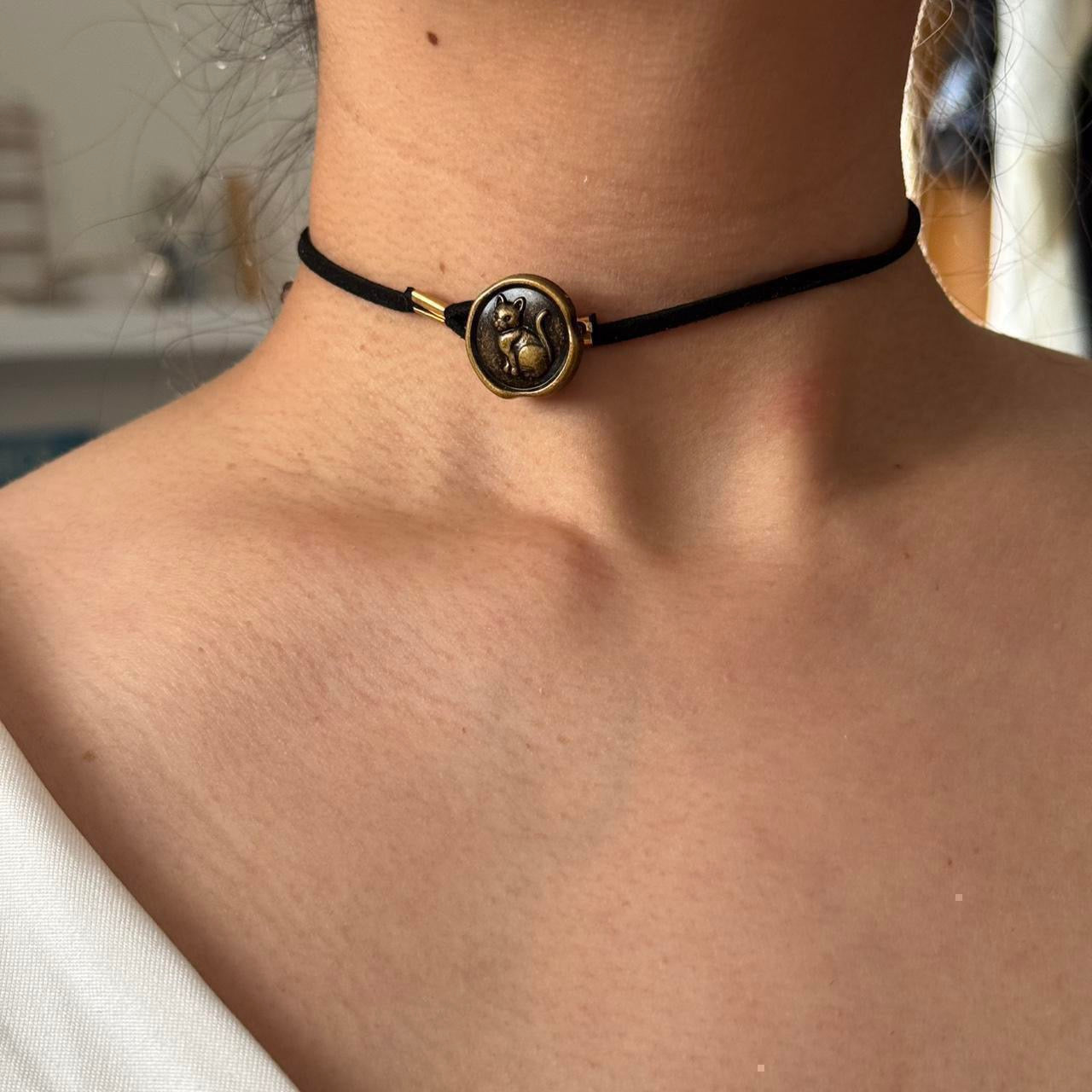 Cat button corded choker