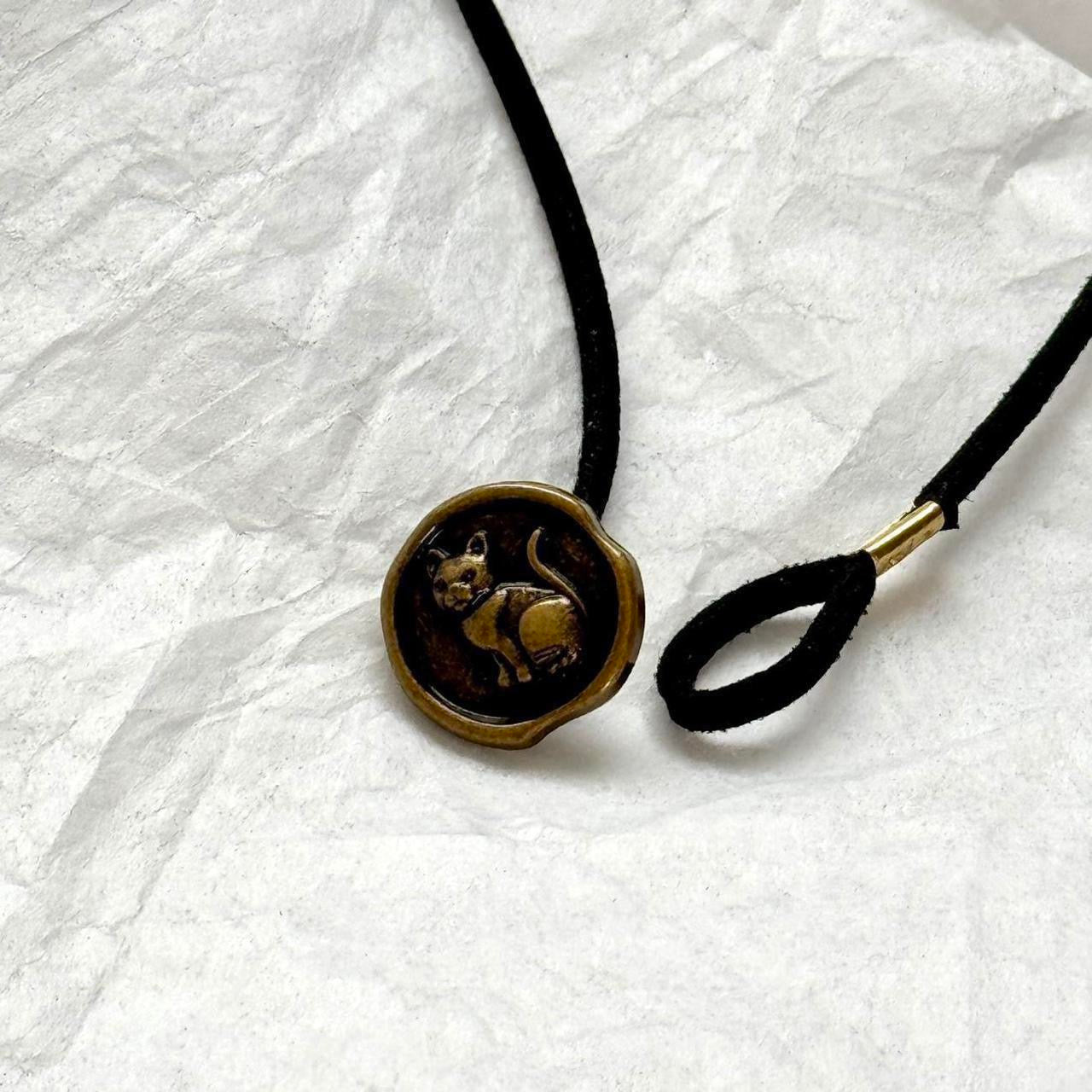 Cat button corded choker