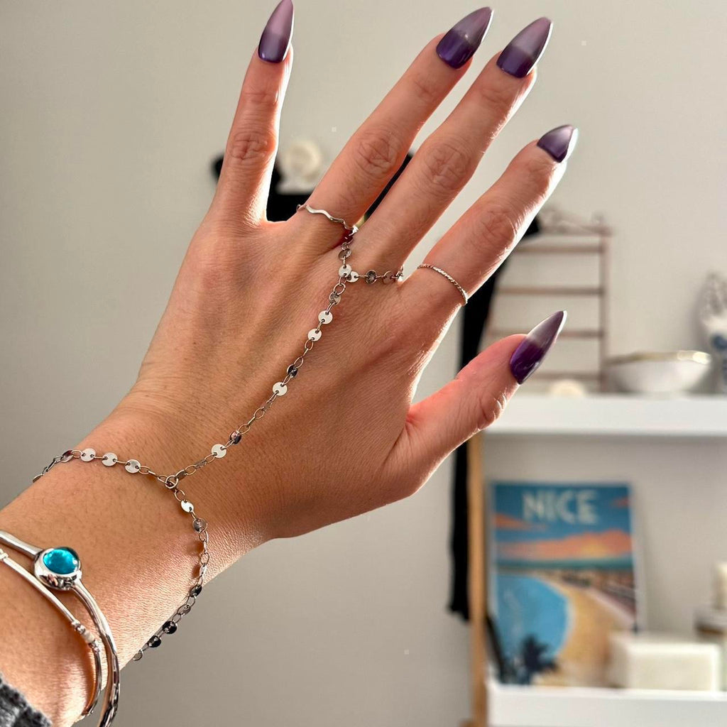 Poppy chain hand chain