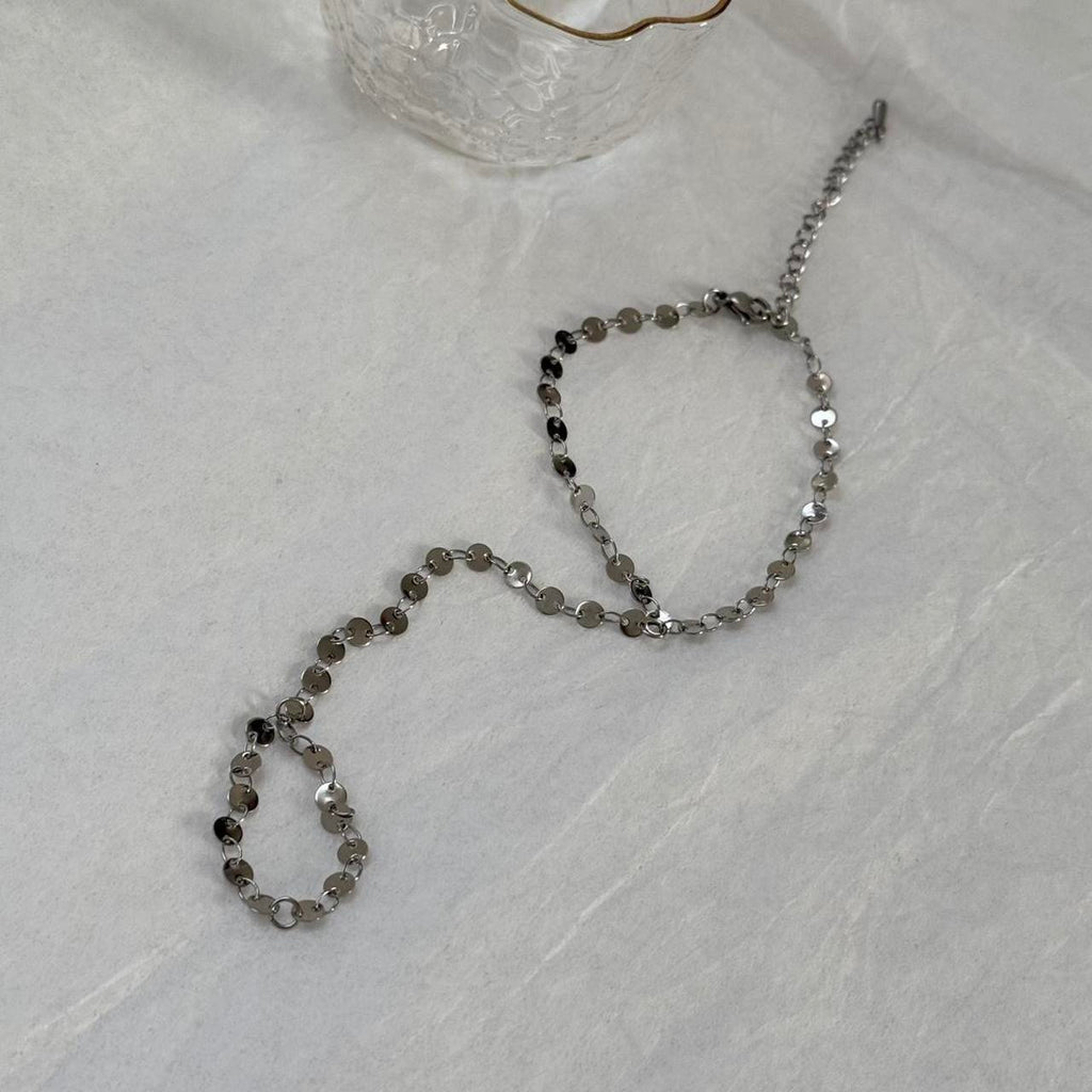 Poppy chain hand chain