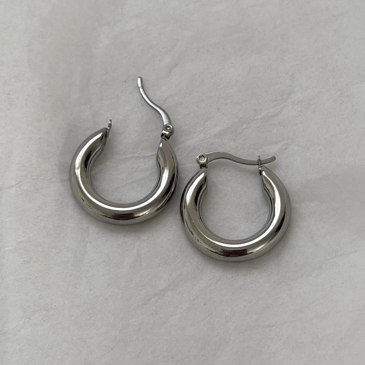 Chunky thick hoop earrings in silver