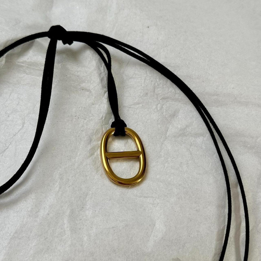 Big marina pendant corded necklace