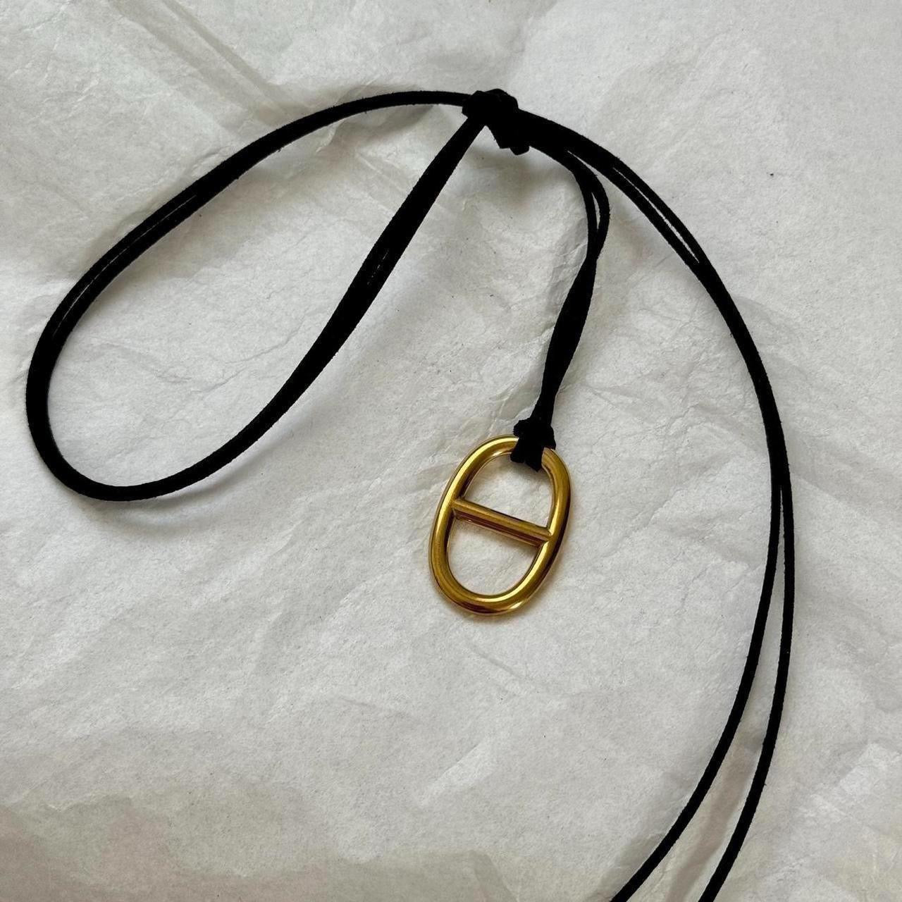 Big marina pendant corded necklace