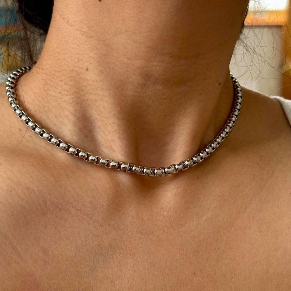 Thick box chain choker in silver