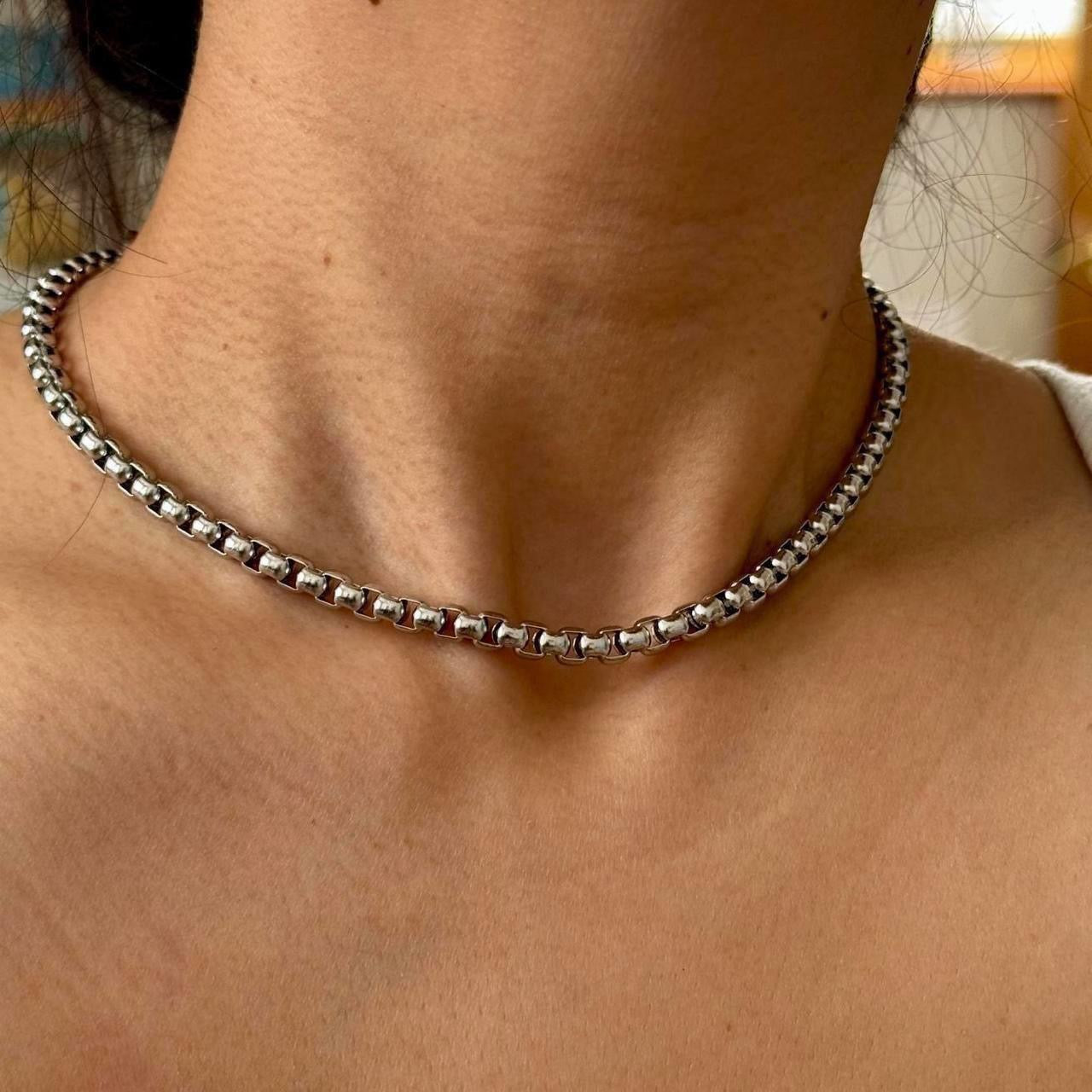 Thick box chain choker in silver