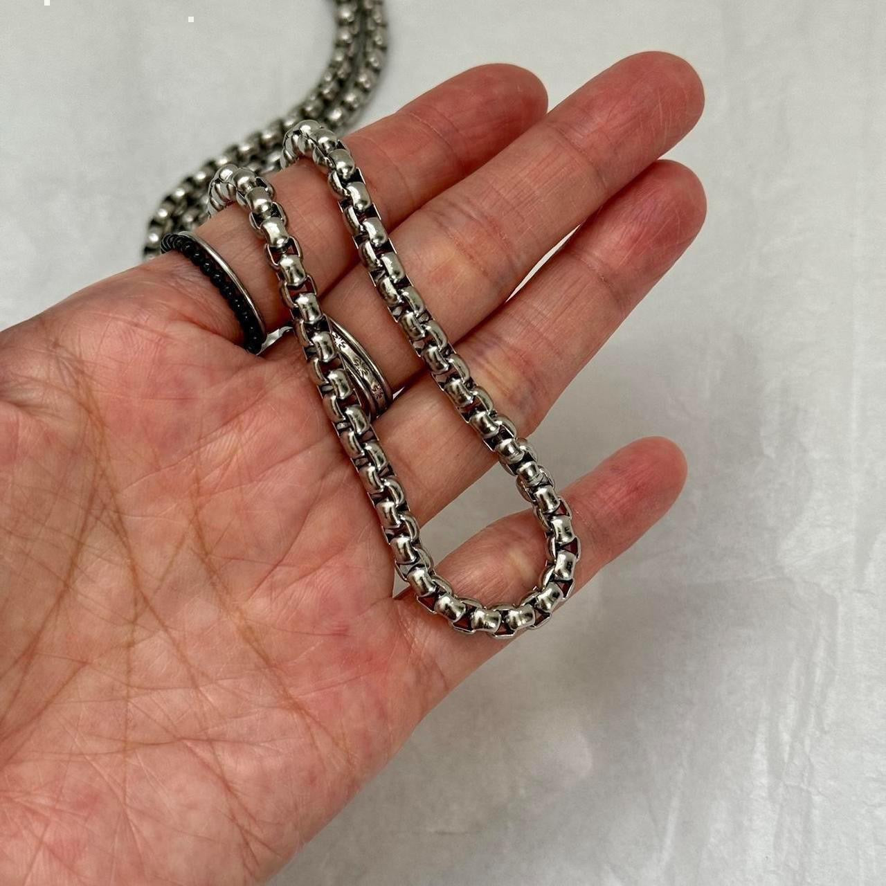 Thick box chain choker in silver