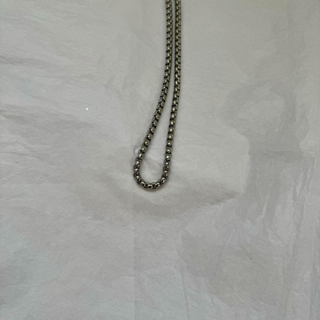 Thick box chain choker in silver