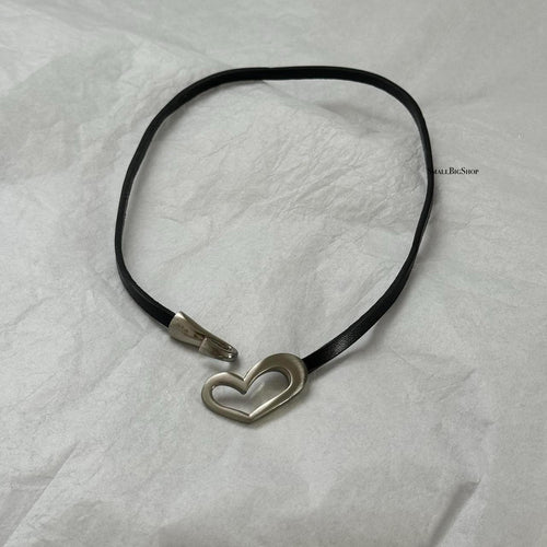 Heart toggle leather choker