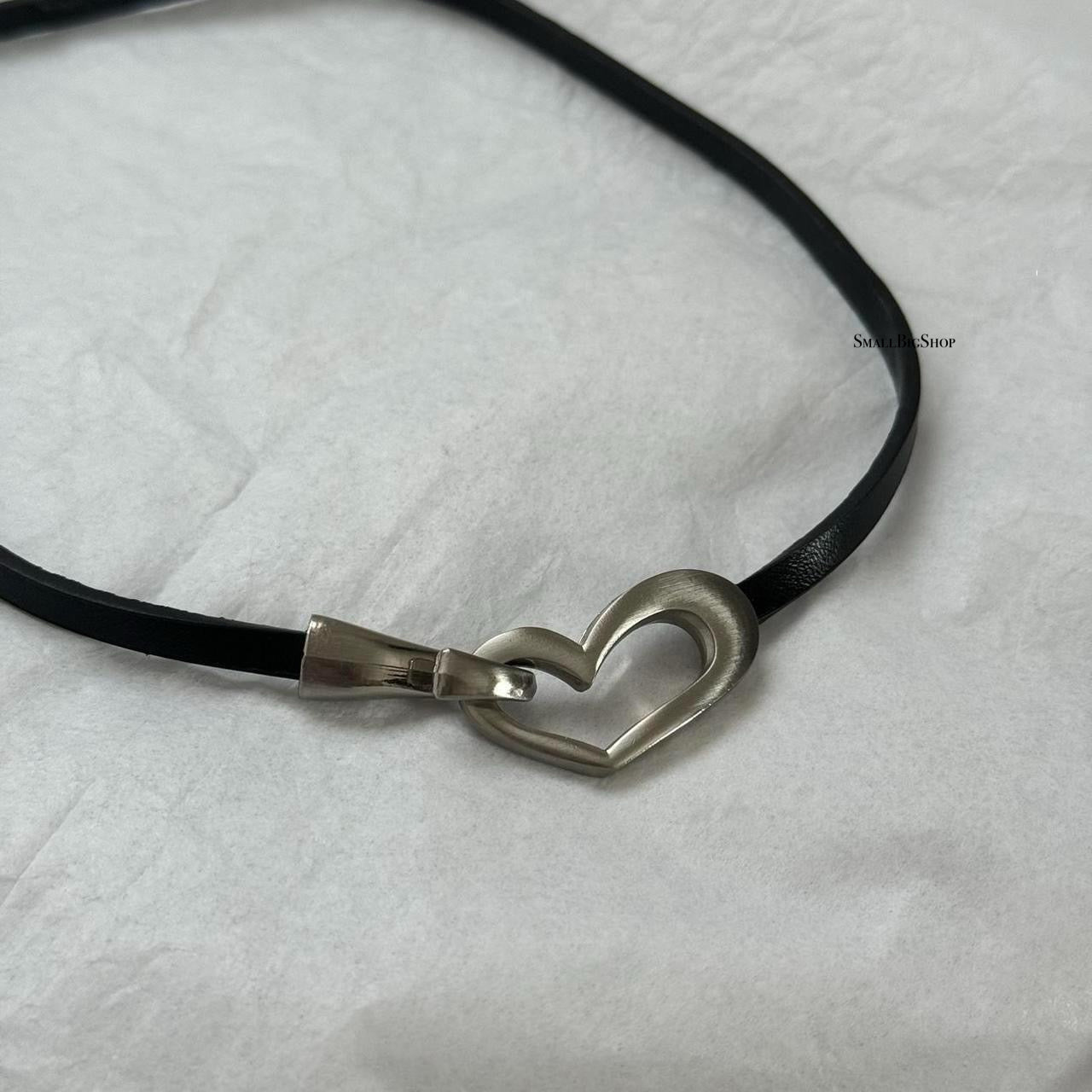 Heart toggle leather choker